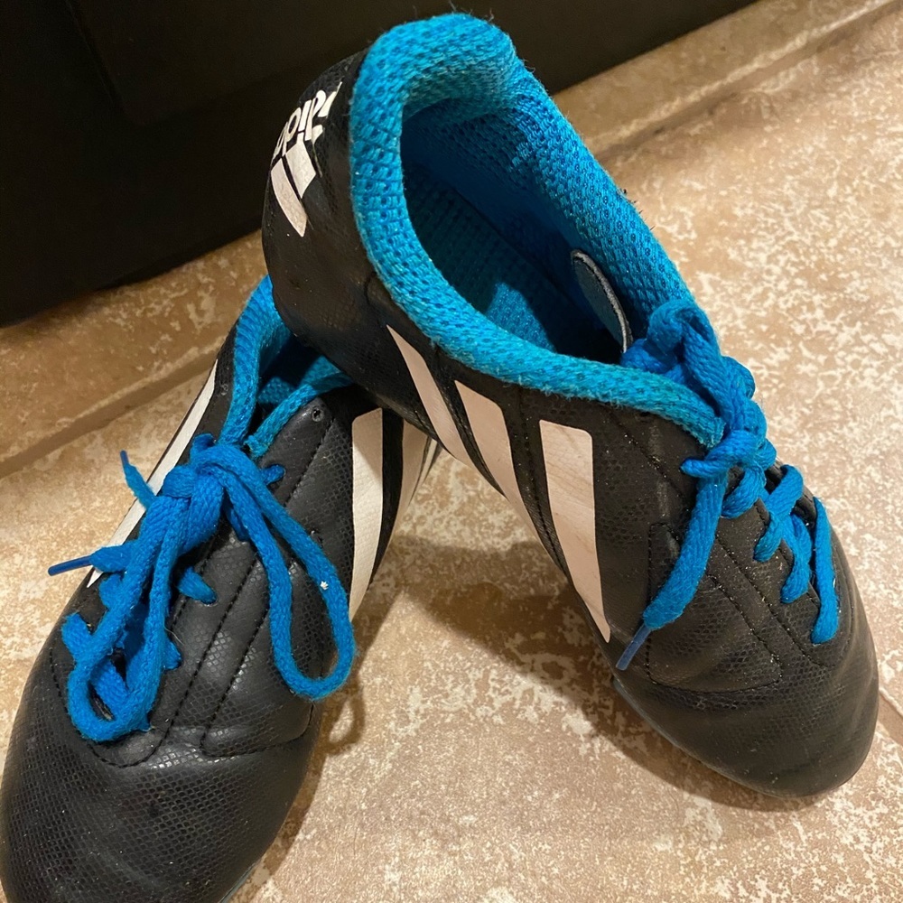 Adidas soccer cleats in kids size 3